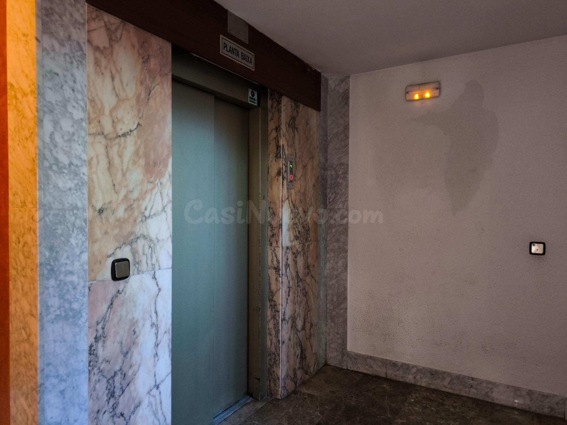 Exclusiva vivienda amplia en Tarragona Centro con plaza de p - foto 5