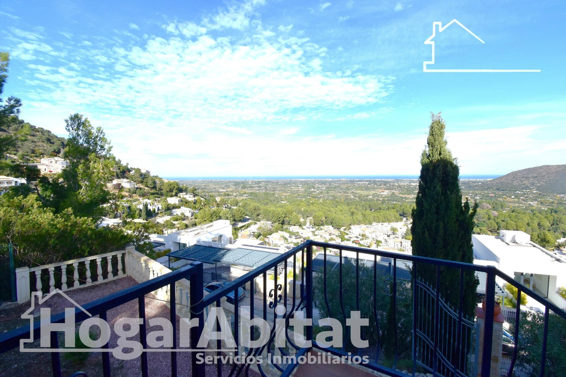 ¡VISTAS ESPECTACULARES! CASA AMPLIA Y EXTERIOR CON TRES TERR - foto 3