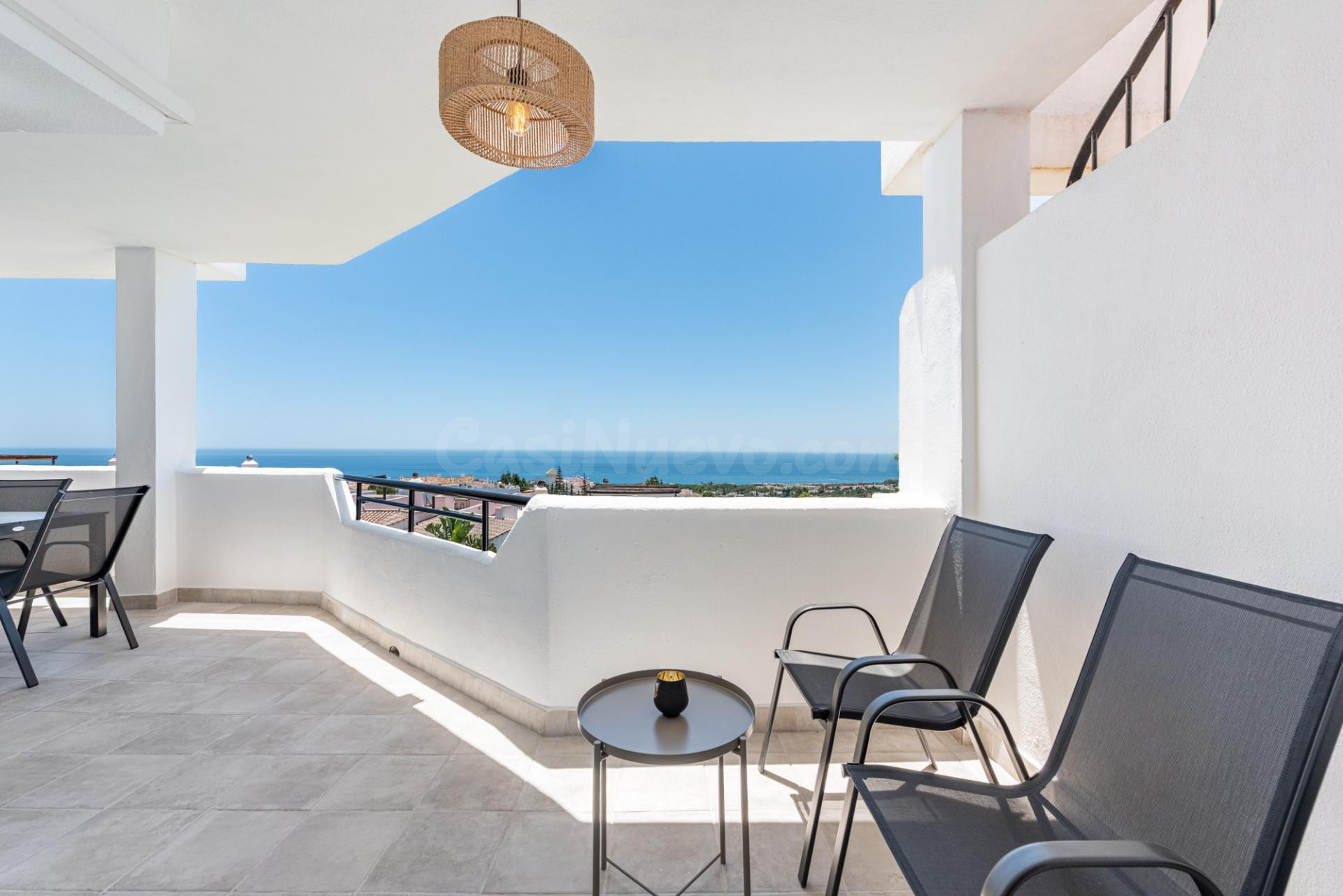 Stylishly Renovated Apartment with Breathtaking Sea Views - foto 3