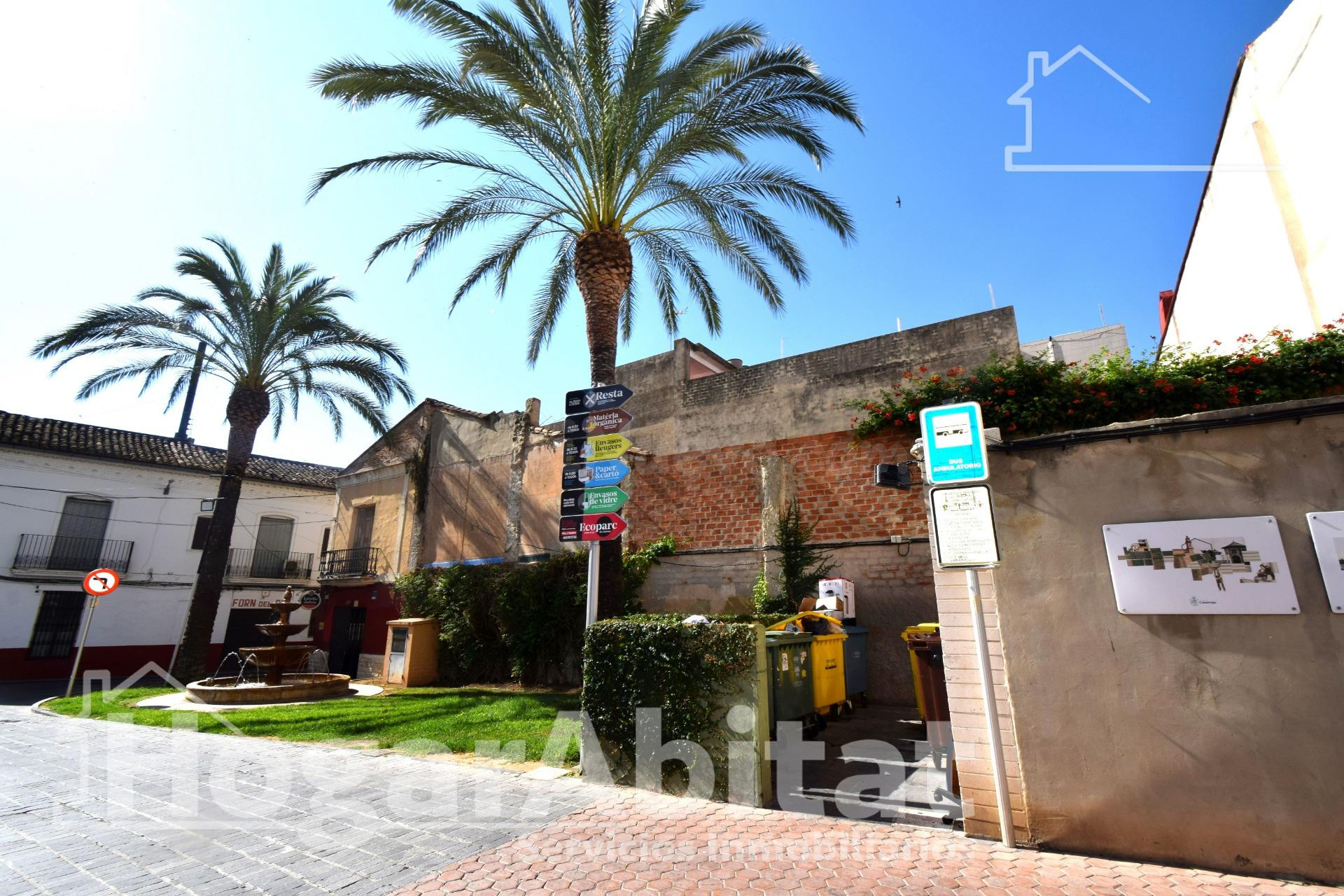 ¡EXCELENTE UBICACIÓN! CASA PARA REFORMAR CON TERRAZA Y BARBA