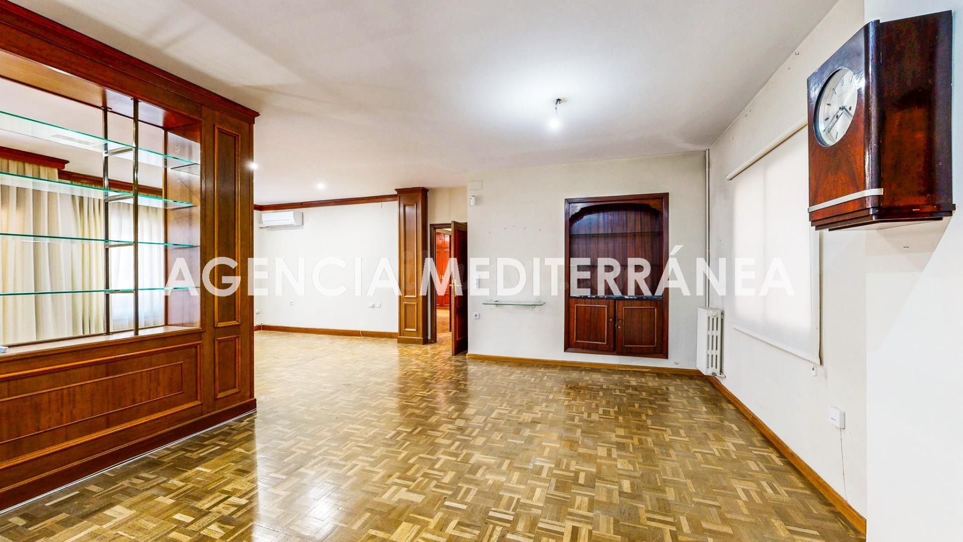 Piso en venta en Valencia, con garaje, en pleno centro de la - foto 3
