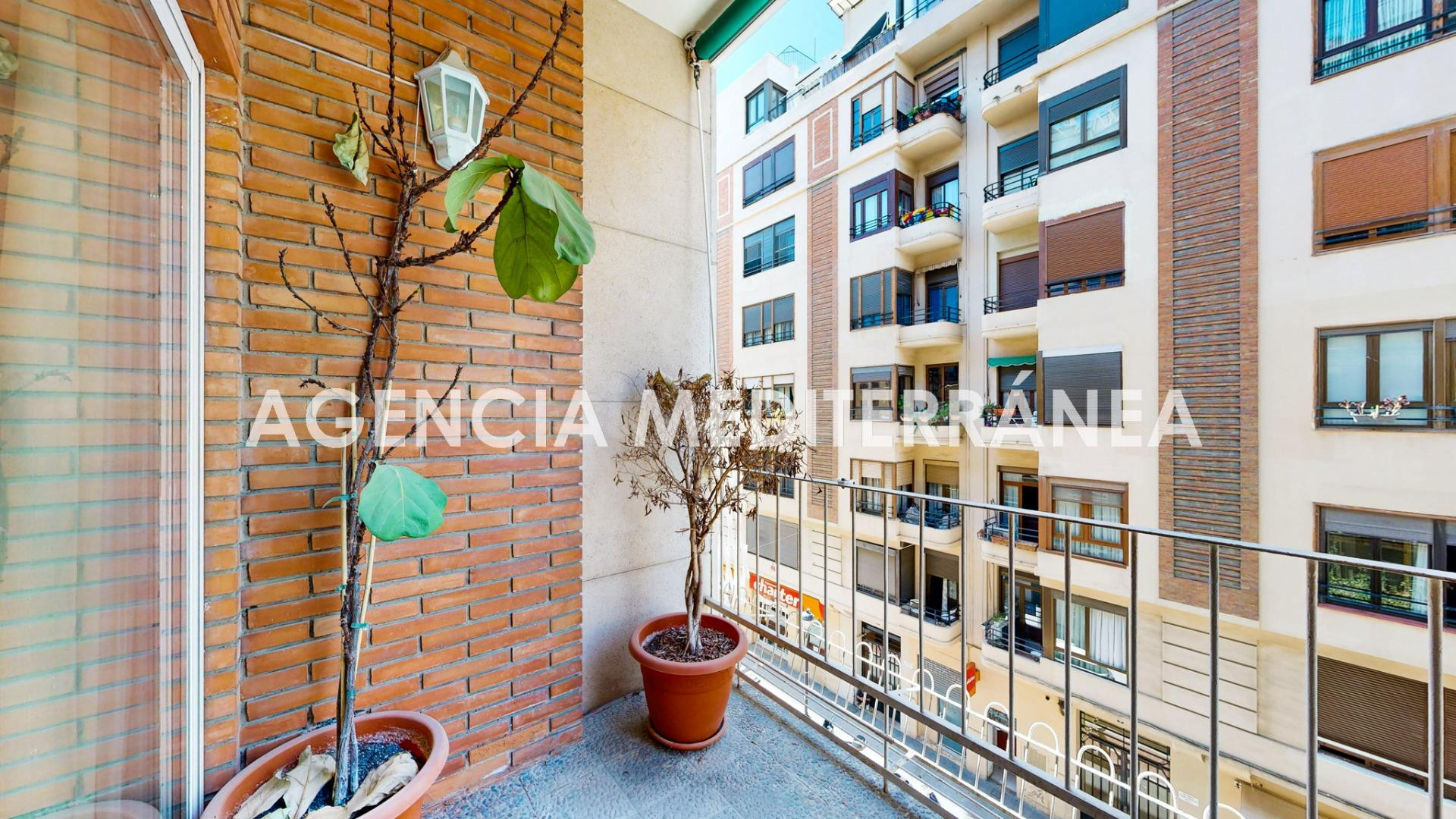 Piso en venta en Valencia, con garaje, en pleno centro de la - foto 4