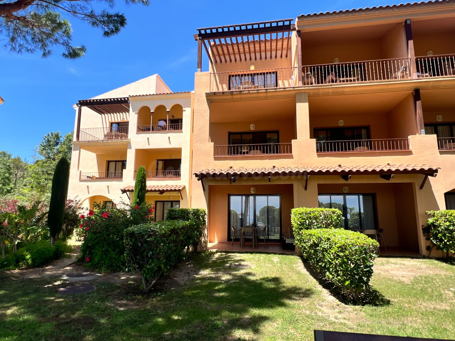 Oportunidad Inversión: Apartamento arrendado muy luminoso en