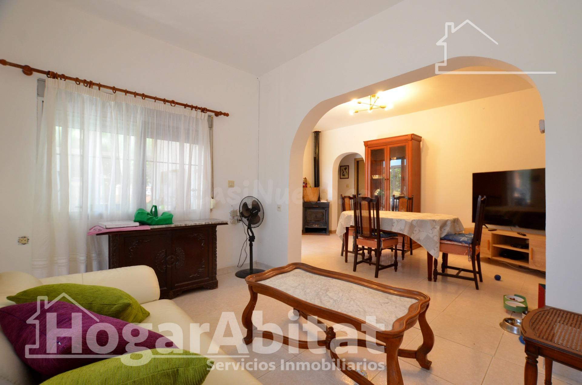 ¡OPORTUNIDAD! GRAN CHALET RÚSTICO CON GARAJE, TRASTERO Y ÁRB - foto 4