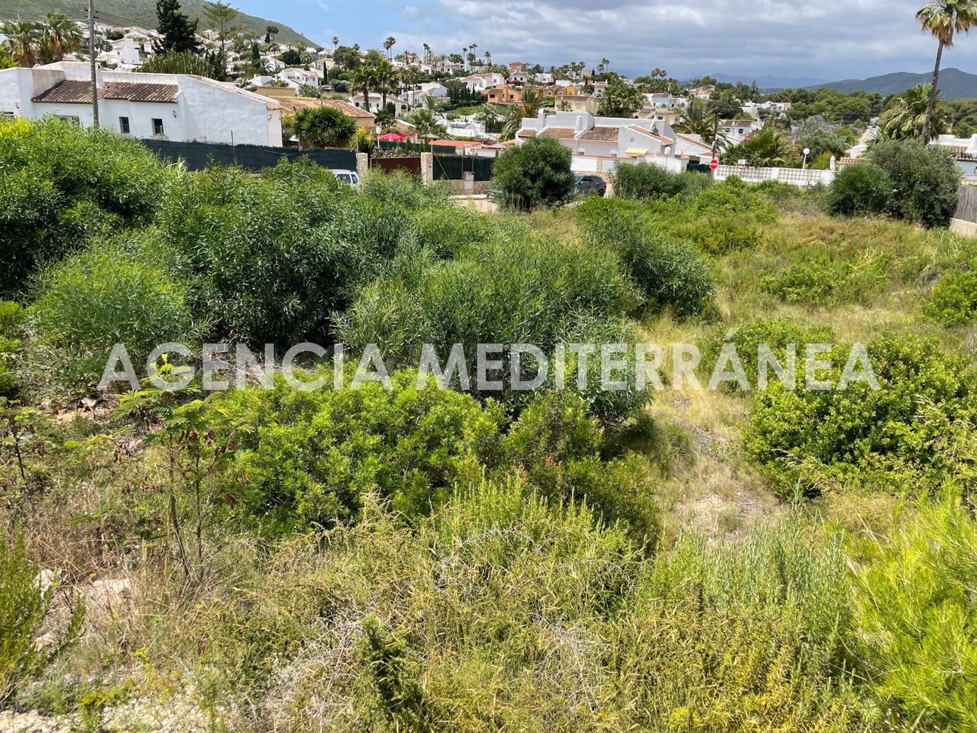 Parcela Urbanizable en Venta en Pinosol, Jávea – 1.300 m2