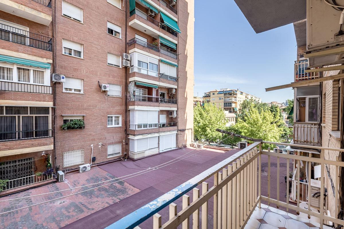 Piso de 3 dormitorios con terraza en plena zona Fontiveros - foto 4