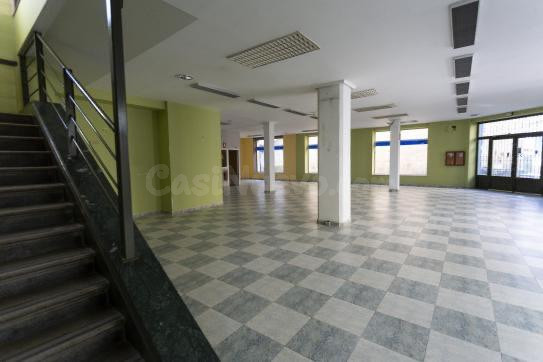 Local comercial 800m² en venta - Pueblo