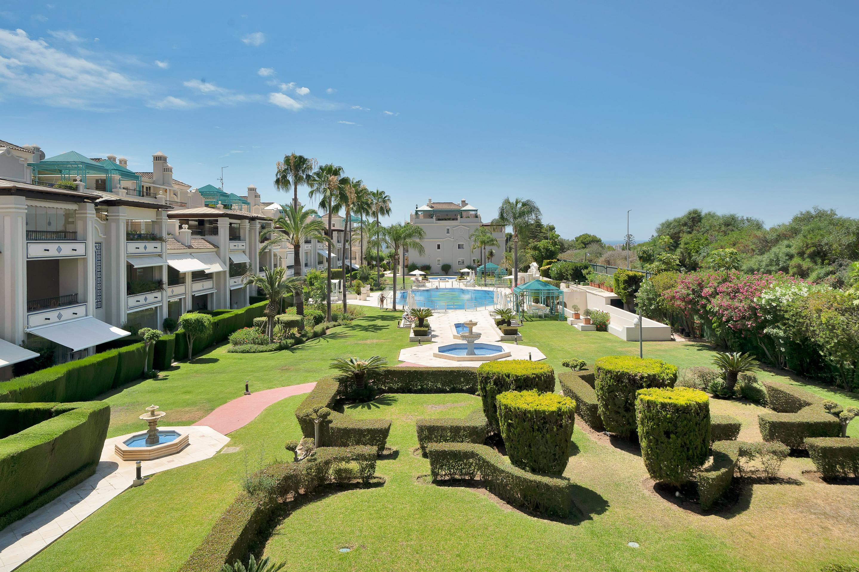 Exclusive Luxury Apartment in Lomas de Sierra Blanca, Marbella