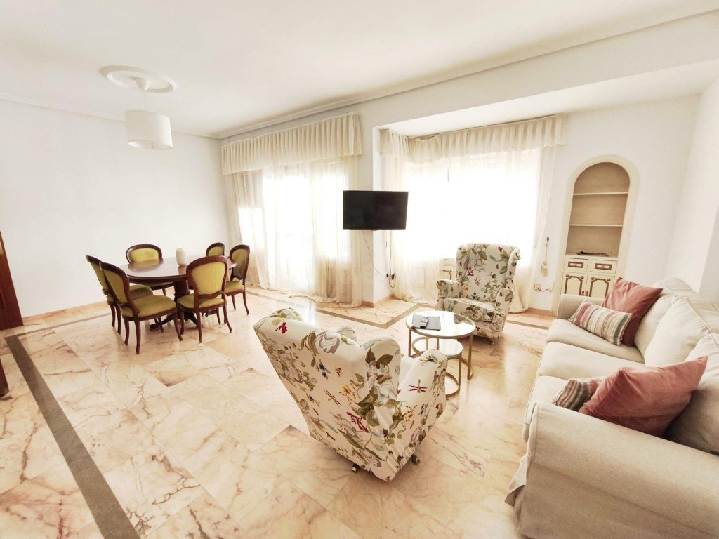 Espectacular vivienda junto Iglesia de La Magdalena, lista p - foto 2