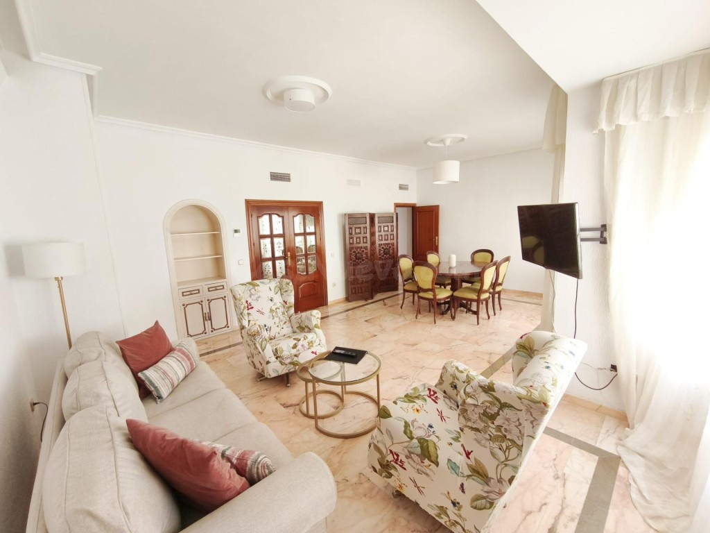 Espectacular vivienda junto Iglesia de La Magdalena, lista p - foto 3