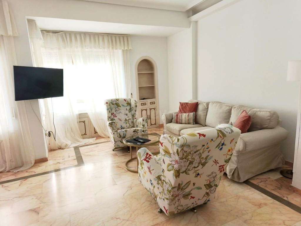 Espectacular vivienda junto Iglesia de La Magdalena, lista p - foto 4