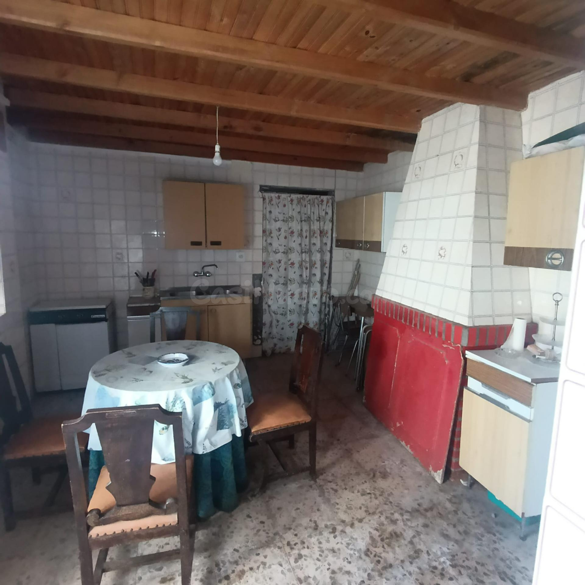 CASA MUY AMPLIA CON MUCHO TERRENO - foto 3