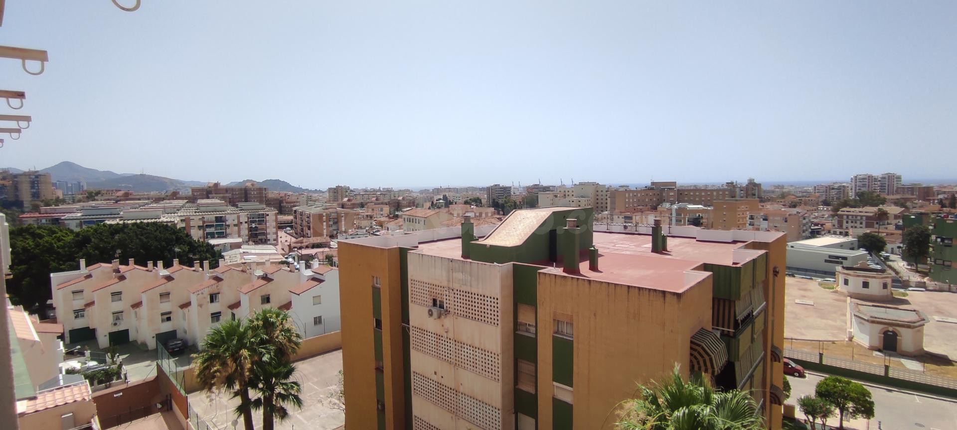 Precioso piso en alquiler larga temporada tres dormitorios y - foto 2