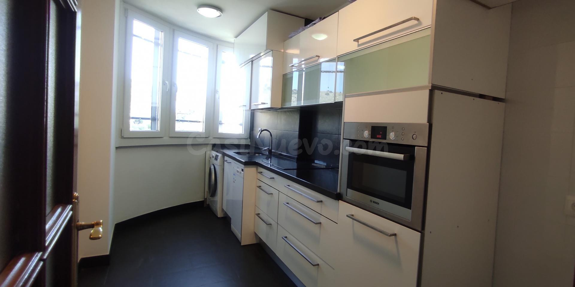 Precioso piso en alquiler larga temporada tres dormitorios y - foto 4