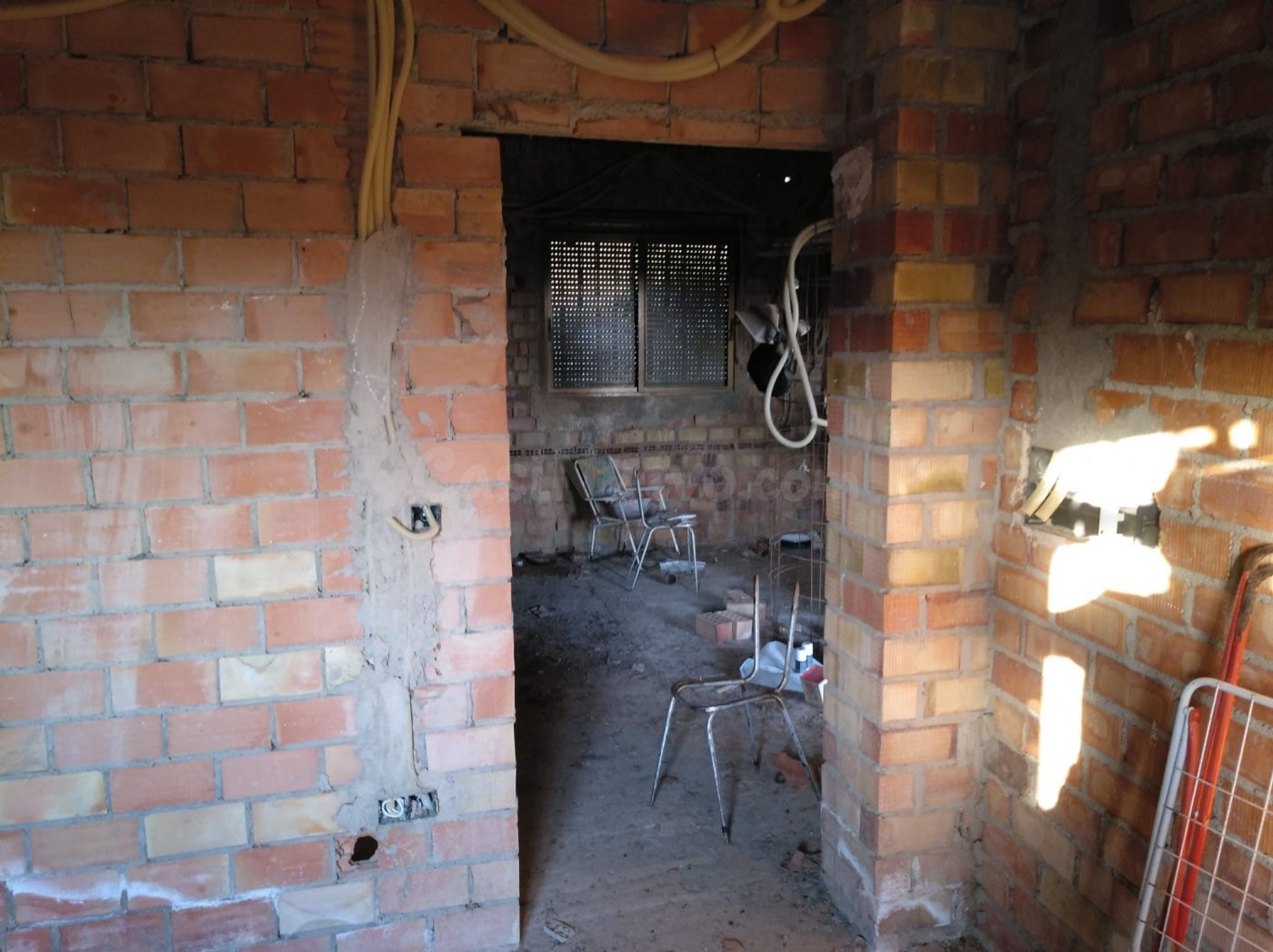 Casa con terreno en venta - Cuevas Bajas - foto 3