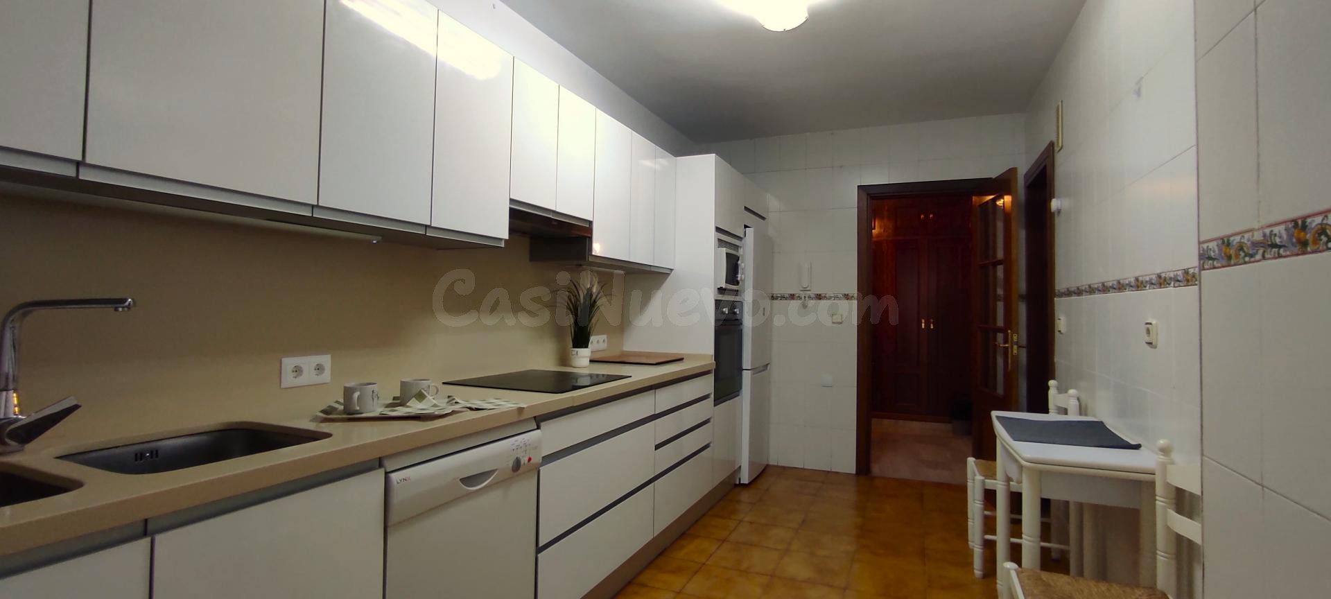 Preciosa vivienda en alquiler larga temporada cuatro dormito - foto 5
