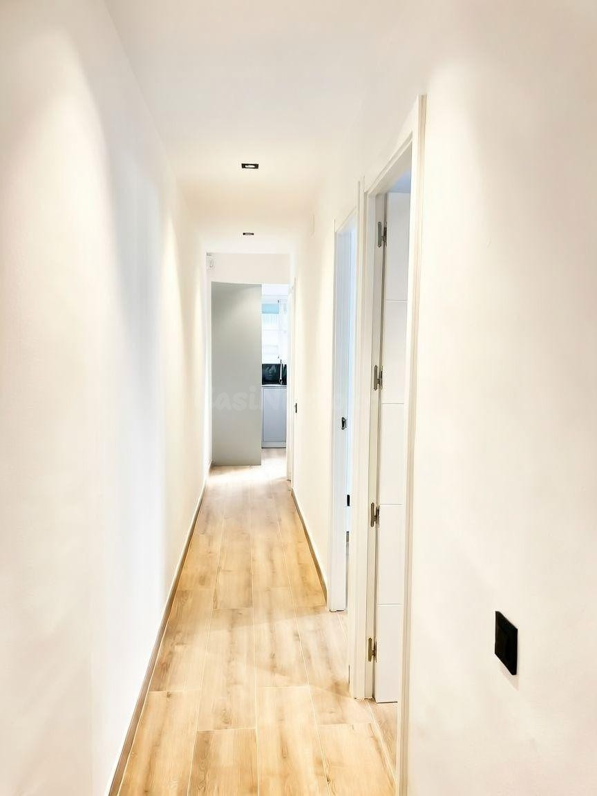 Piso reformado de 2 habitaciones y despacho en Tarragona cen - foto 2