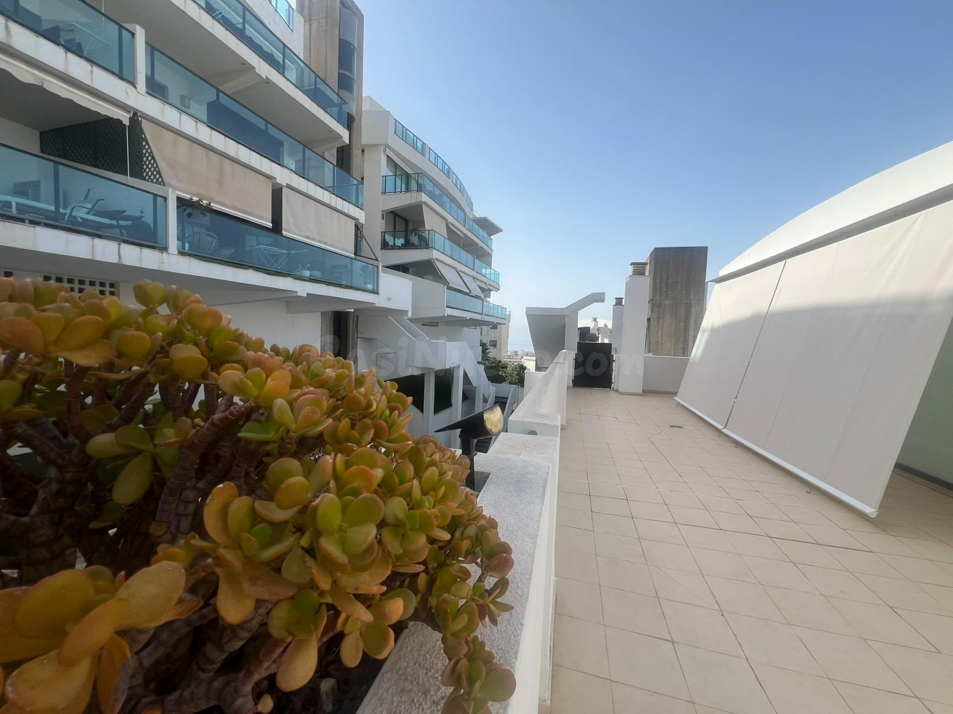 ¡ÚNICO ÁTICO CON 210 M2 DE TERRAZA, JACUZZI, LICENCIA TURÍST
