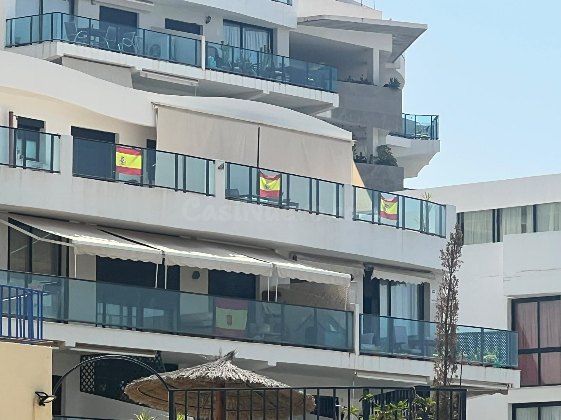 ¡ÚNICO ÁTICO CON 210 M2 DE TERRAZA, JACUZZI, LICENCIA TURÍST - foto 2