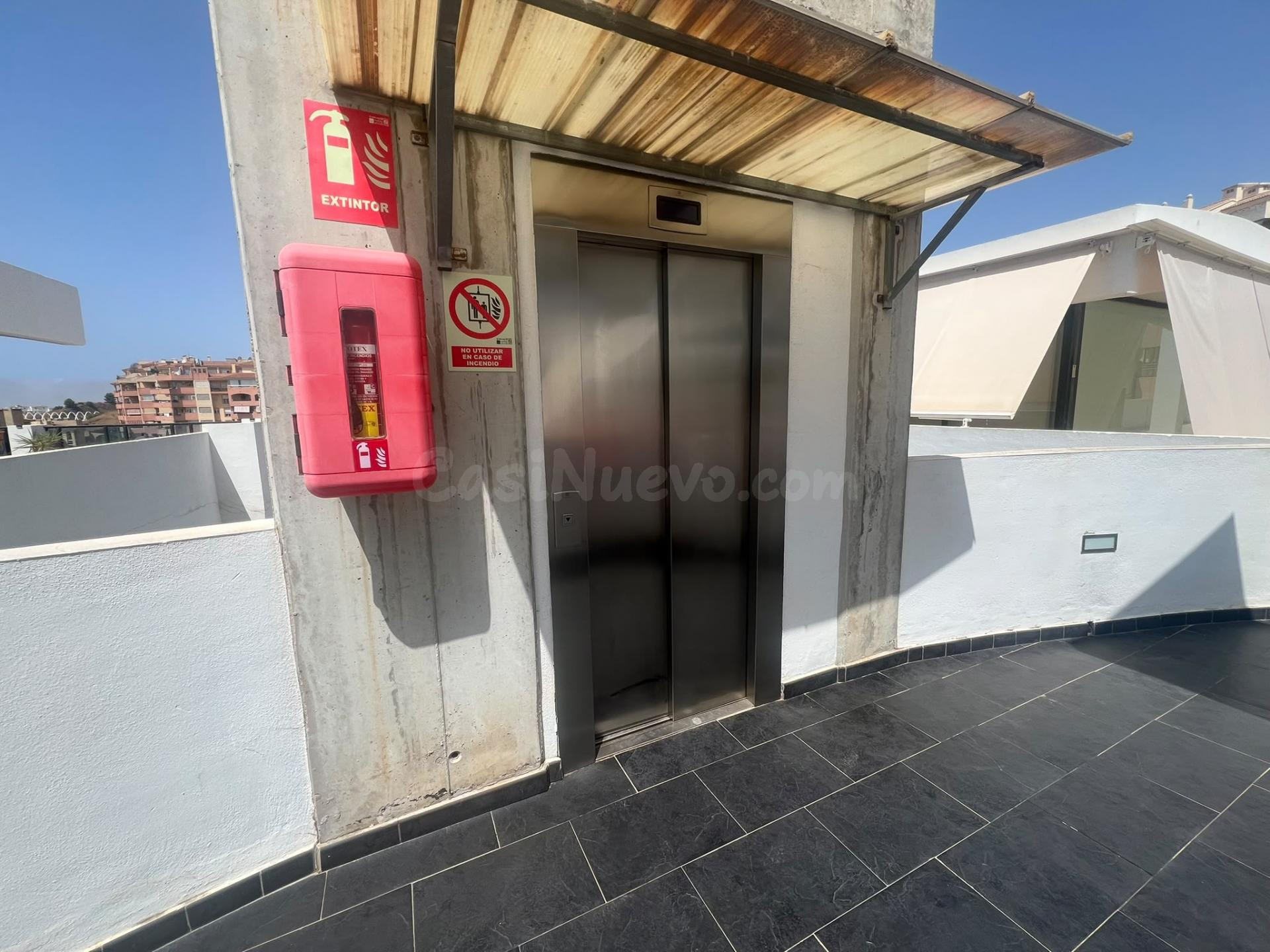 ¡ÚNICO ÁTICO CON 210 M2 DE TERRAZA, JACUZZI, LICENCIA TURÍST - foto 4