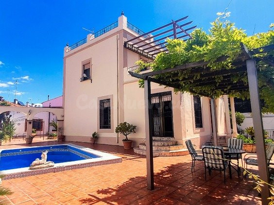 MAGNÍFICO CHALET UBICADO EN LA PRESTIGIOSA ZONA DE CALASANCI - foto 2