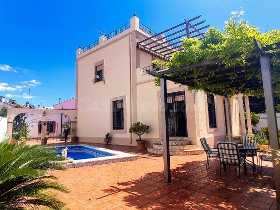 MAGNÍFICO CHALET UBICADO EN LA PRESTIGIOSA ZONA DE CALASANCI - foto 5