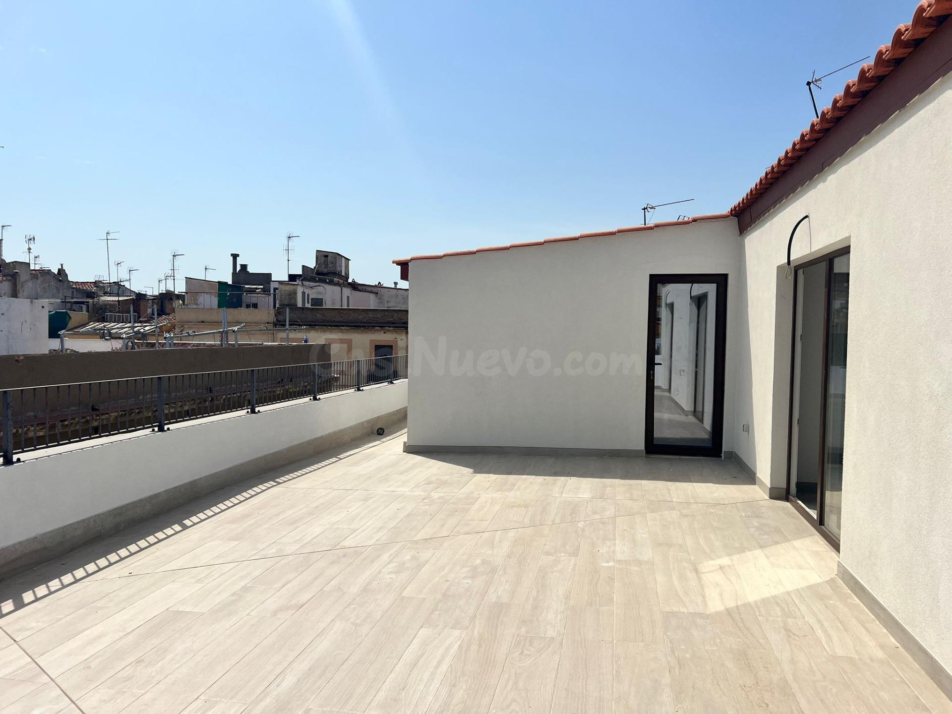 ÁTICO DE 2 DORMITORIOS CON ESPECTACULAR TERRAZA