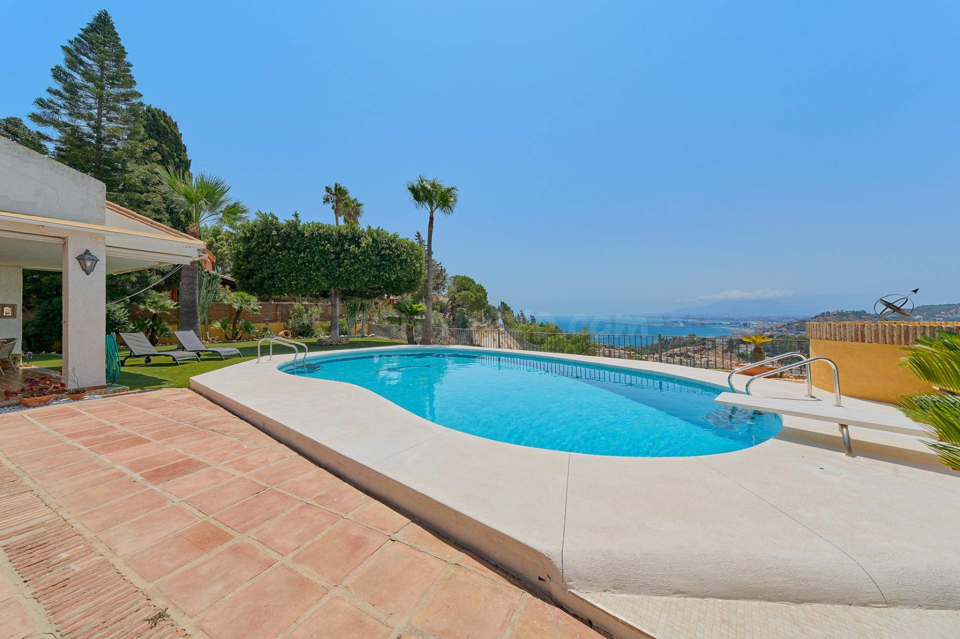 Fantástica villa con espectaculares vistas a Málaga - foto 2