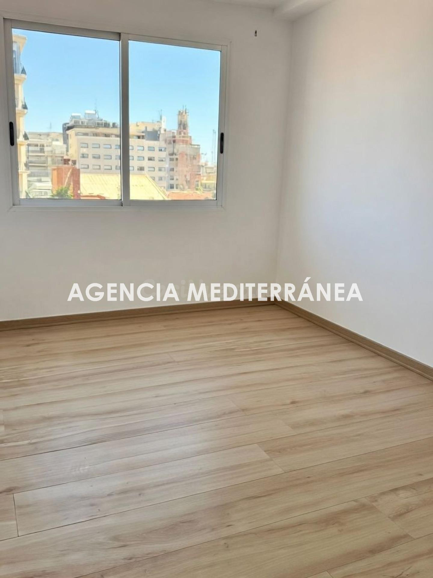 OFICINA SINGULAR CON TERRAZA EN EL CORAZÓN DE VALENCIA - foto 4