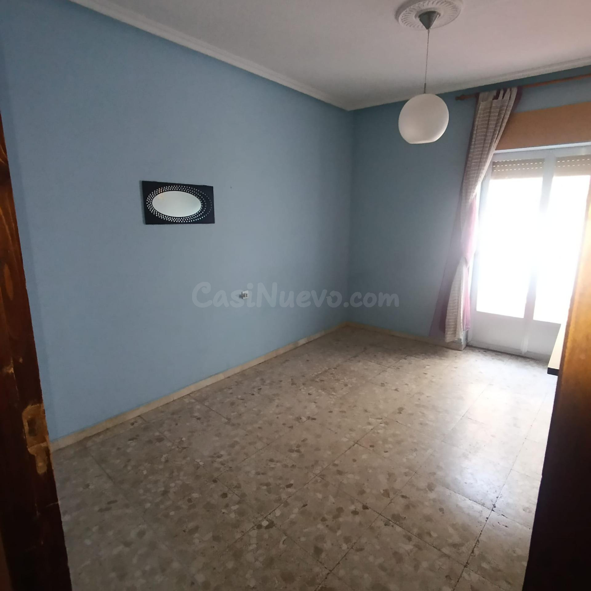 AMPLIA VIVIENDA SITUADA EN PLENA PLAZA DE LA CONSTITUCION - foto 2