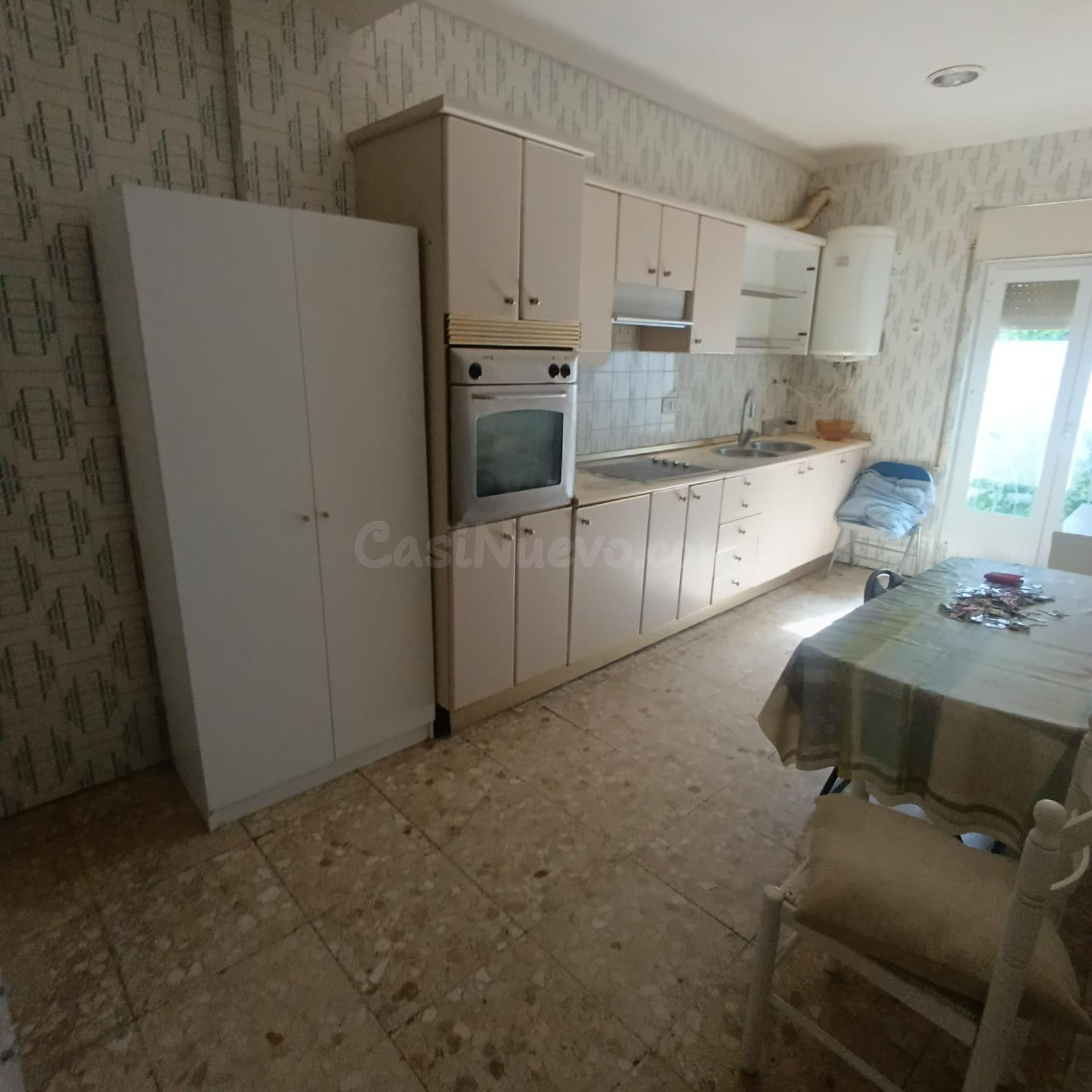 AMPLIA VIVIENDA SITUADA EN PLENA PLAZA DE LA CONSTITUCION - foto 3