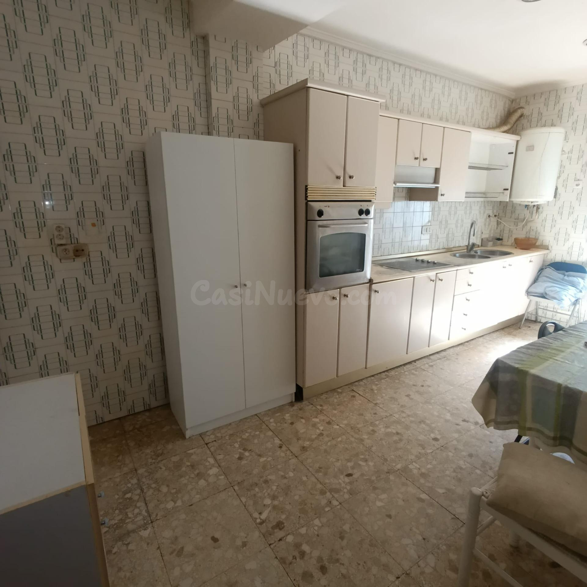 AMPLIA VIVIENDA SITUADA EN PLENA PLAZA DE LA CONSTITUCION - foto 5