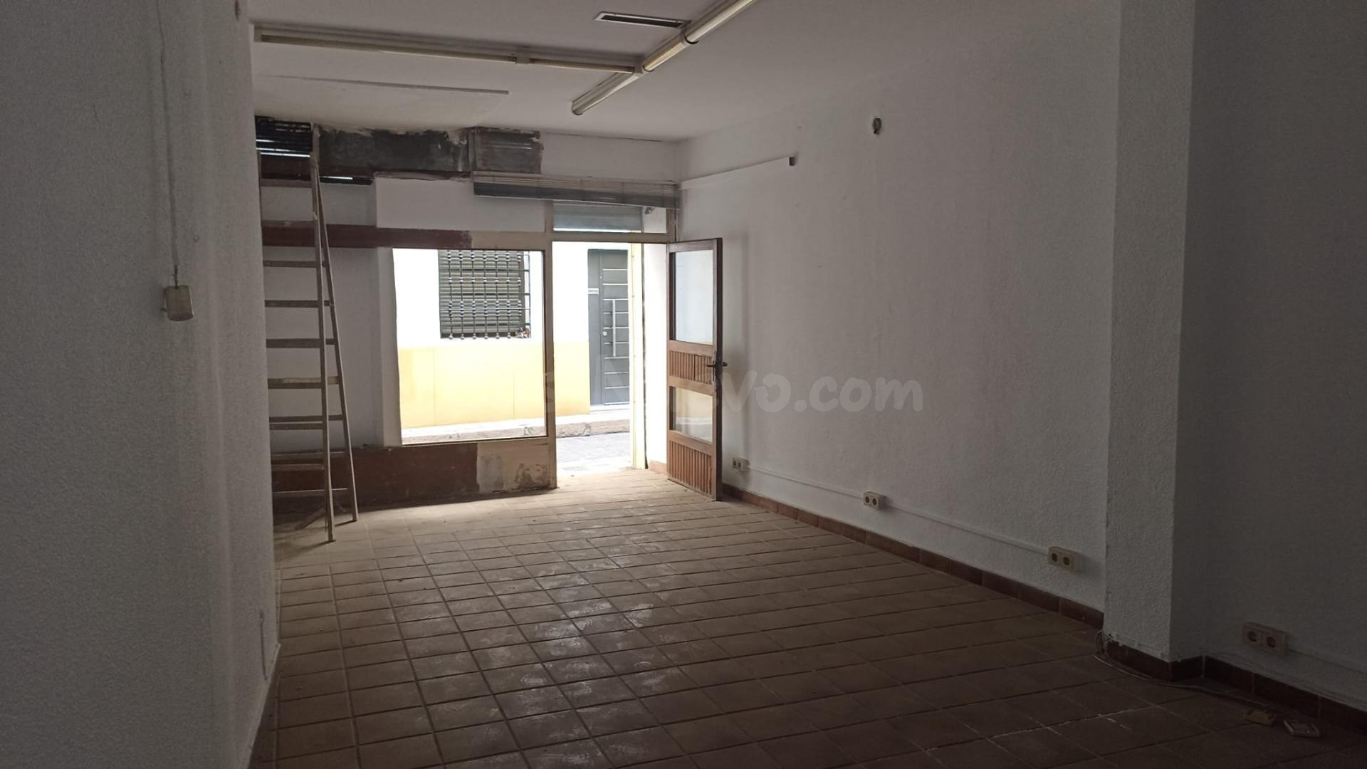 Local comercial 65m² en alquiler - Santa Marina