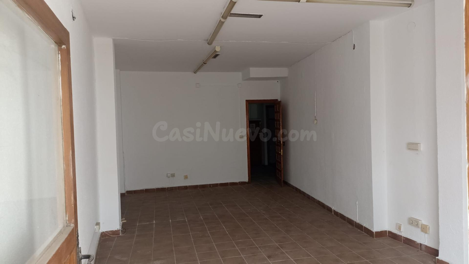 Local comercial 65m² en alquiler - Santa Marina - foto 4