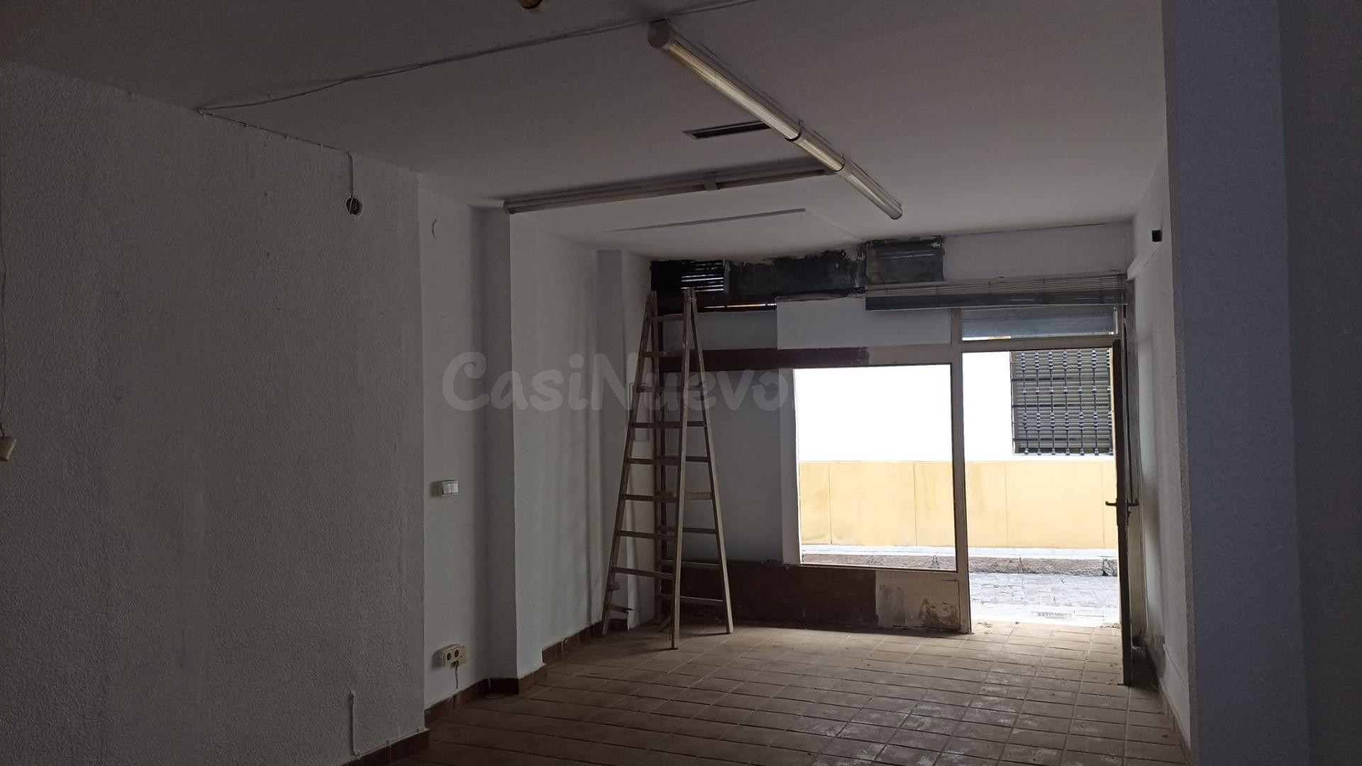 Local comercial 65m² en alquiler - Santa Marina - foto 5