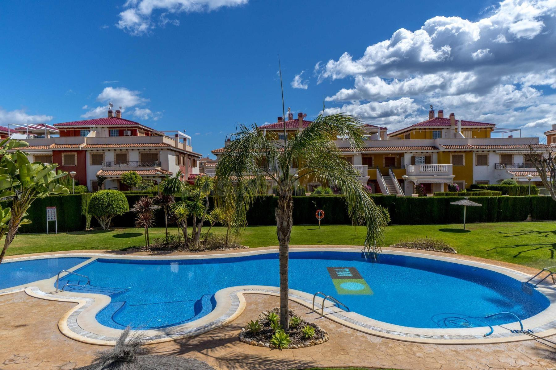 Residencial Zeniamar VIII – Acogedor adosado en esquina con  - foto 5