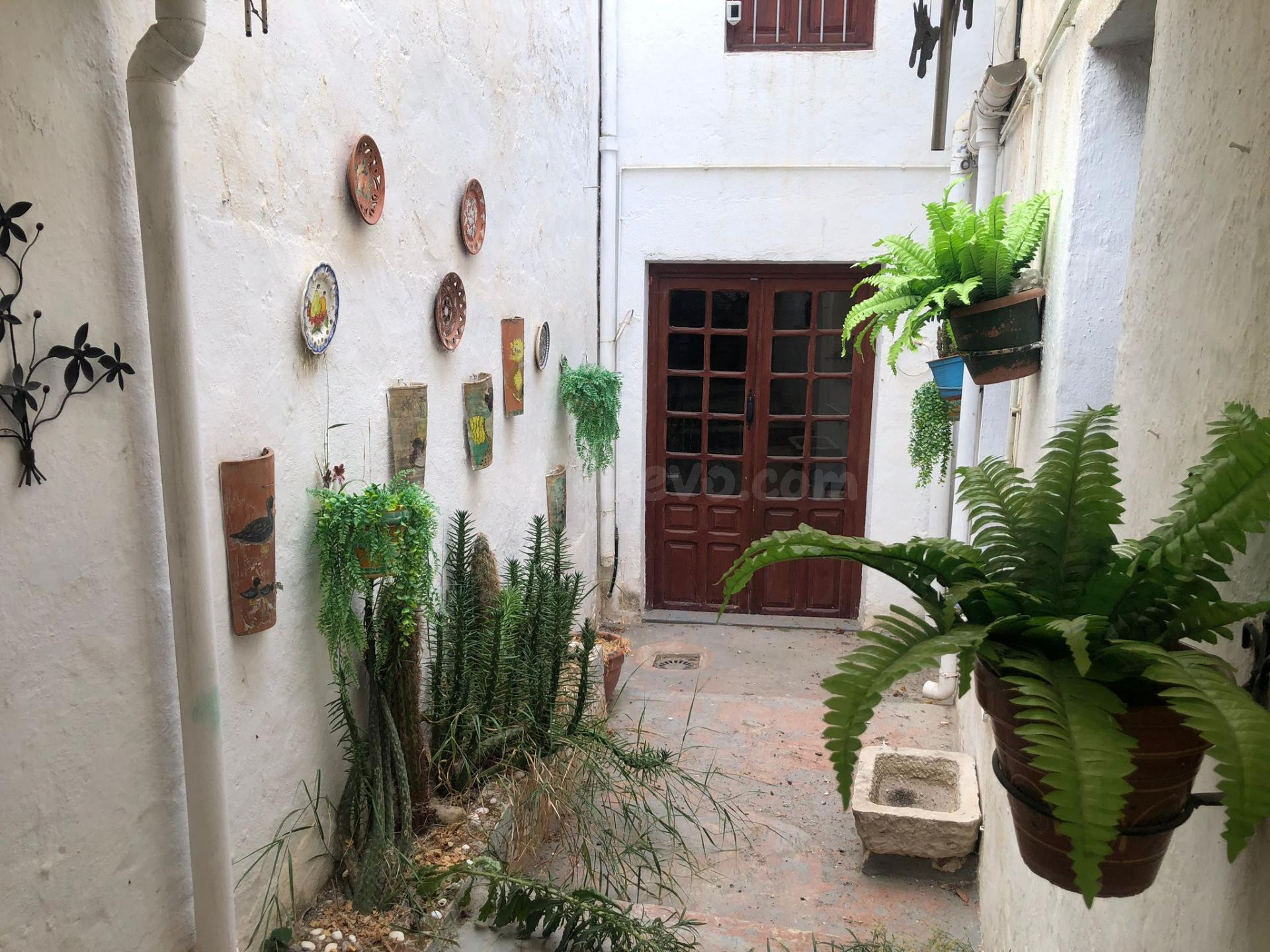 Tu refugio con alma, gran patio y vistas en Cuevas de San Ma - foto 3