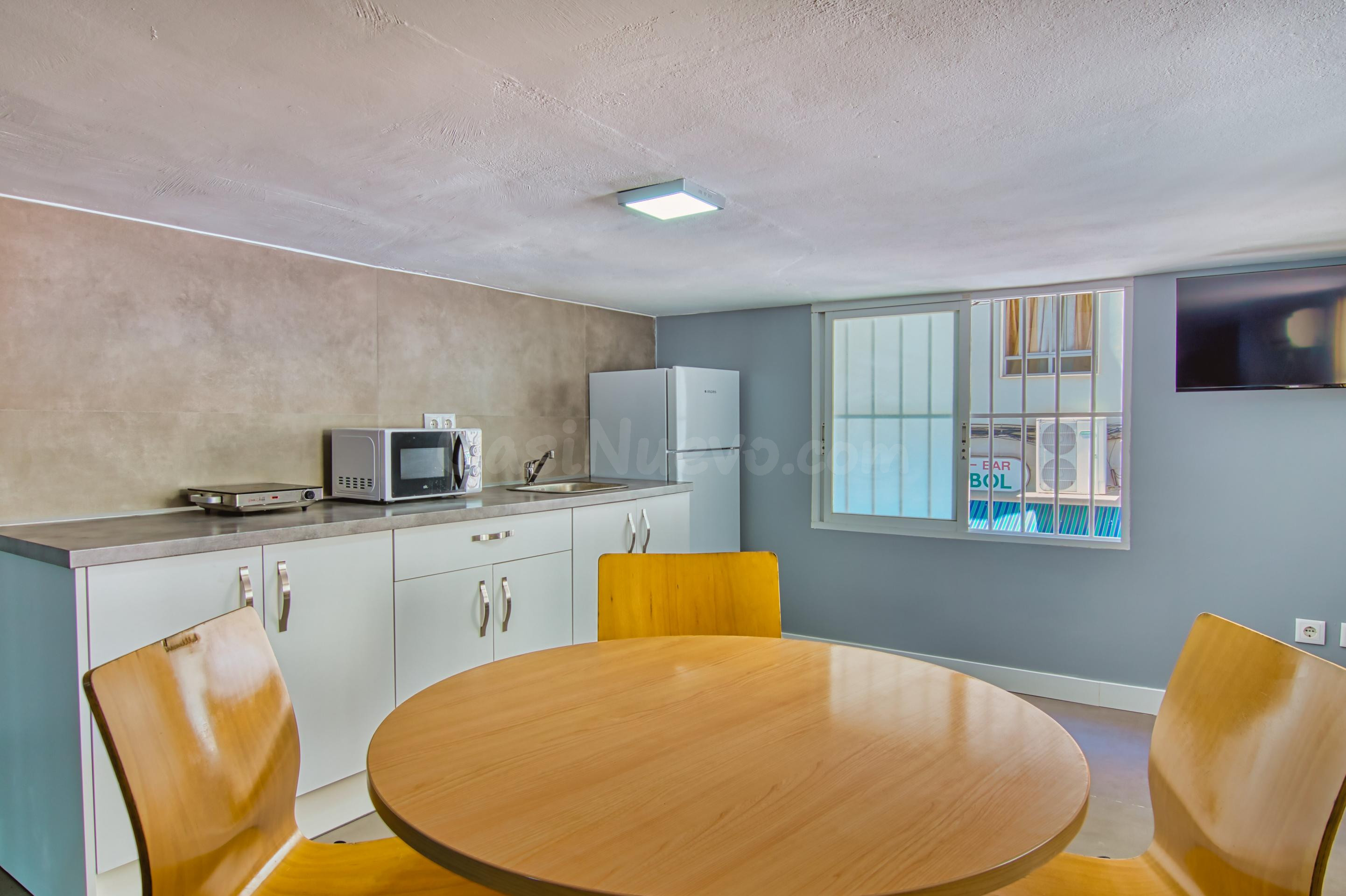Local en esquina con espacio privado - foto 4