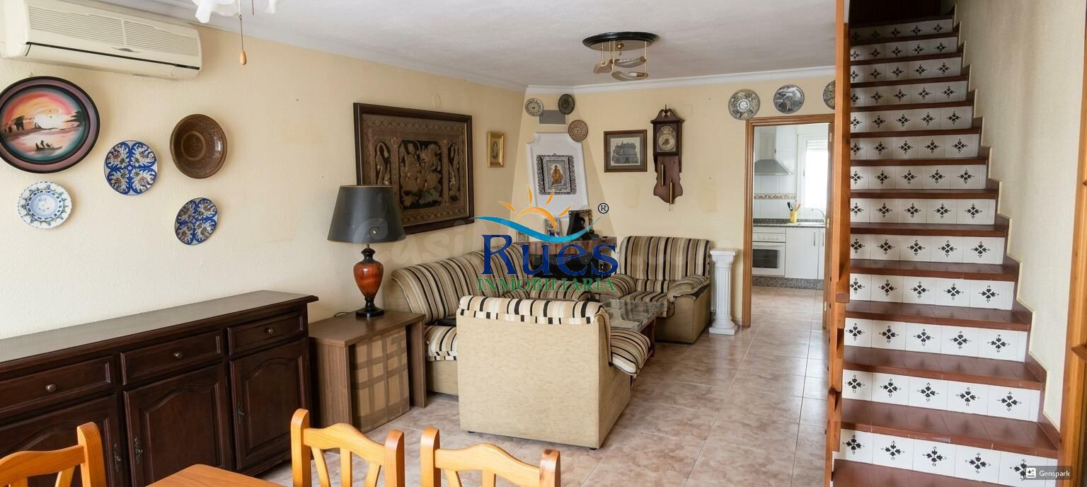 CHALET ADOSADO EN BENICASIM