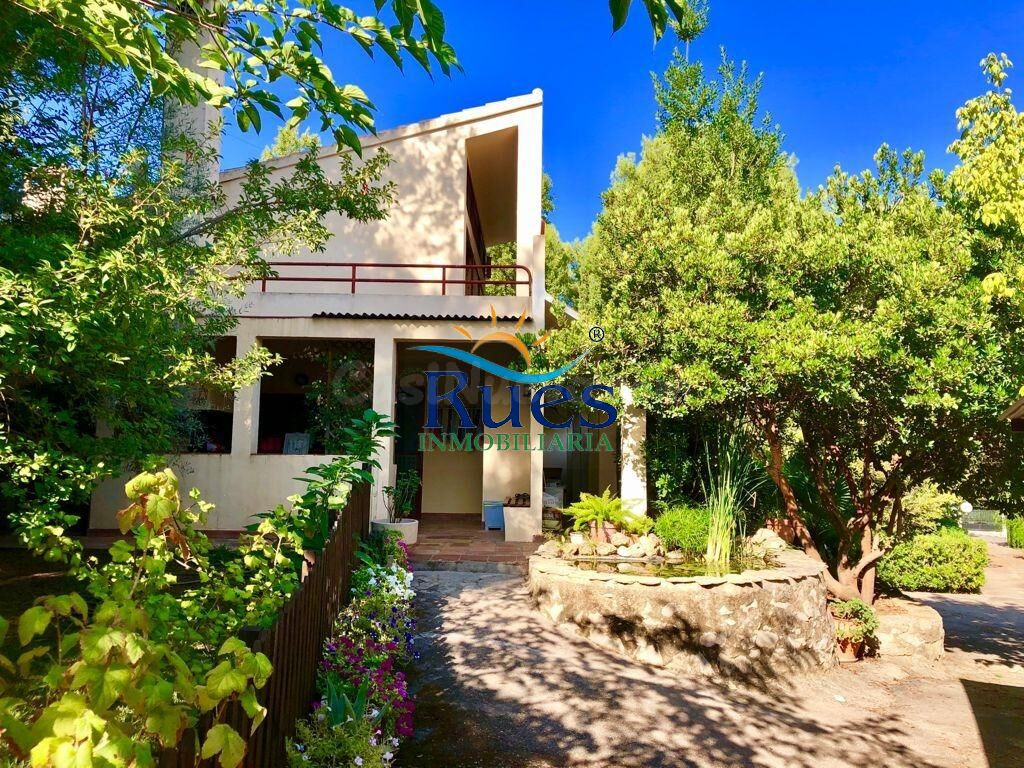 Chalet con jardín y piscina en la Urbanización El Pantano - foto 4