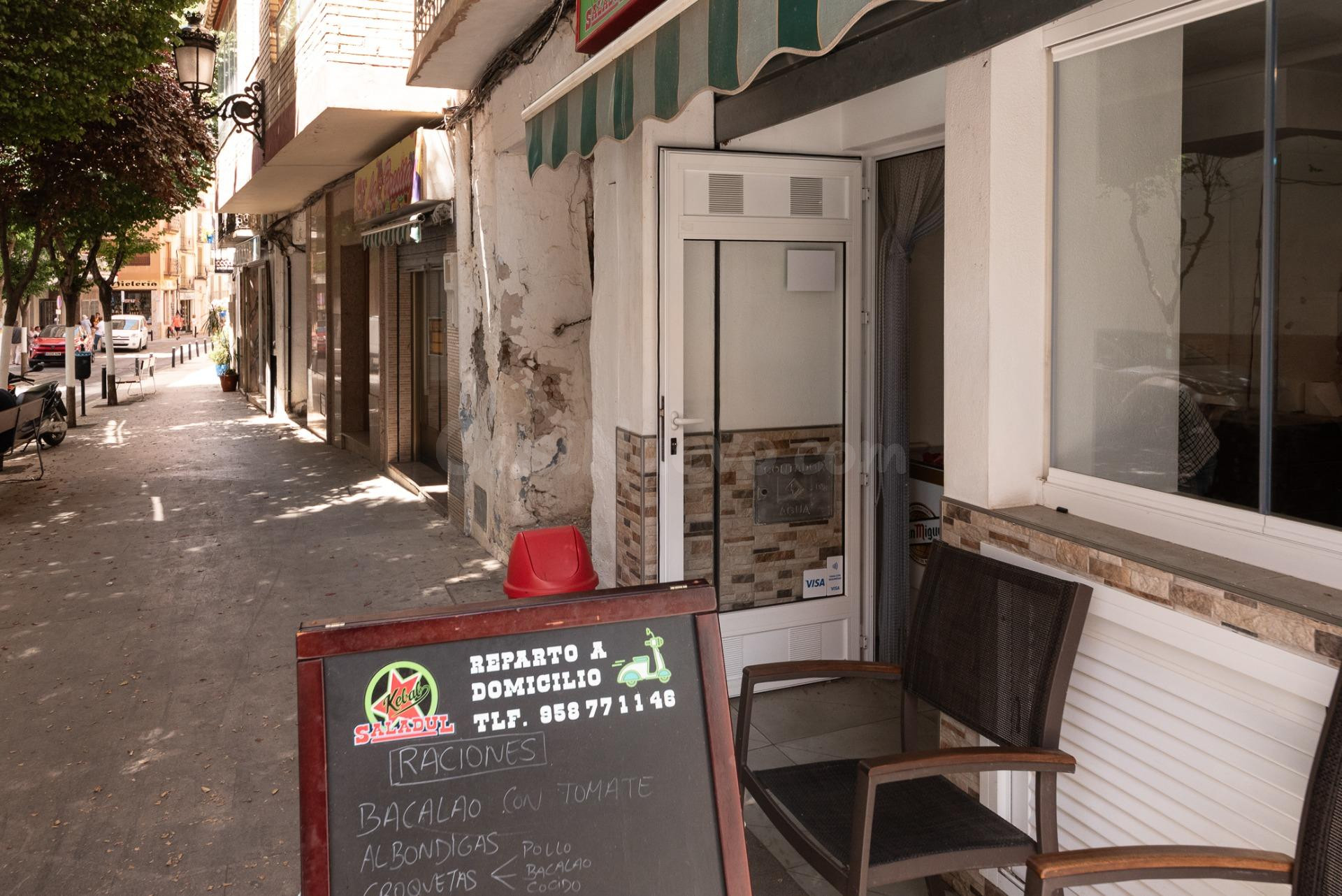 SE VENDE LOCAL DE COMIDAS PARA LLEVAR EN LANJARÓN (GRANADA) - foto 2