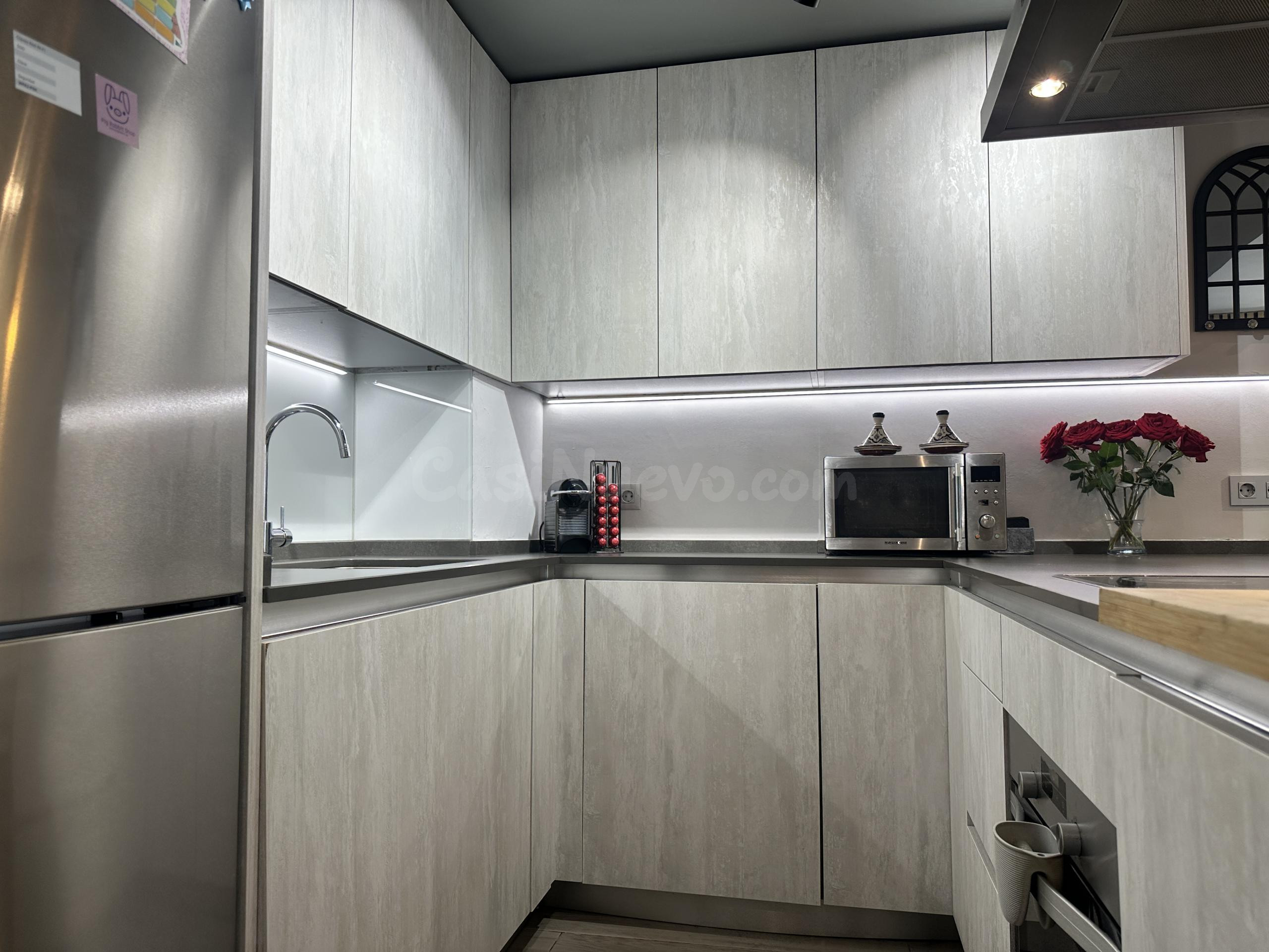 Apartamento luminoso de 2 bab 1 baño y terraza en La Campana - foto 4
