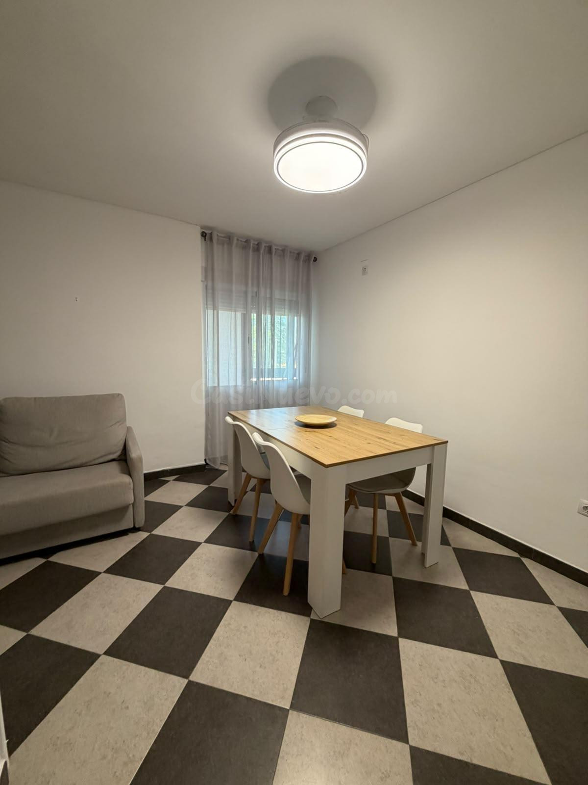 SOLO CHICAS ESTUDIANTES. ALQUILER DE habitaciones JUNTO AL P - foto 2