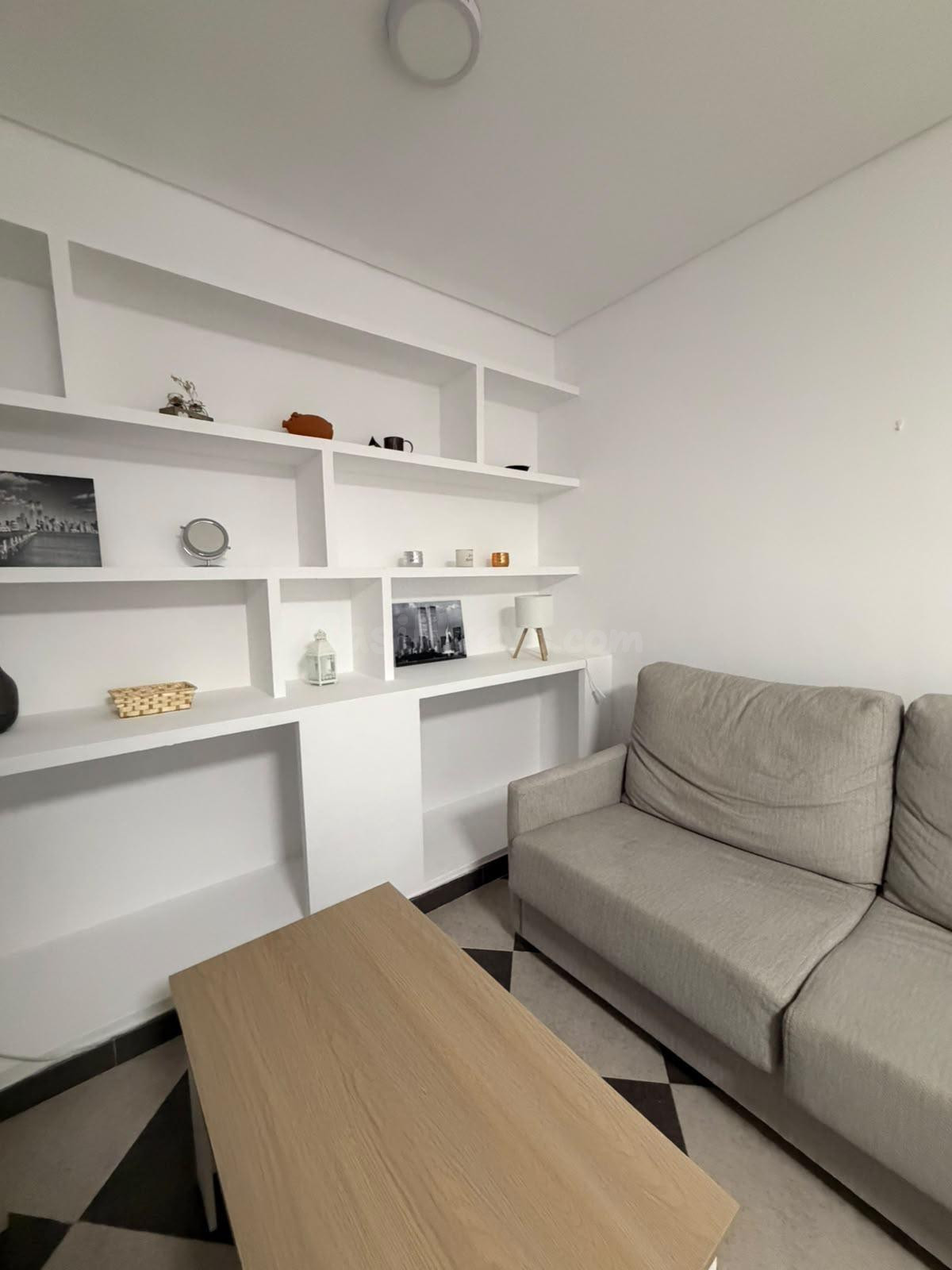 SOLO CHICAS ESTUDIANTES. ALQUILER DE habitaciones JUNTO AL P - foto 4
