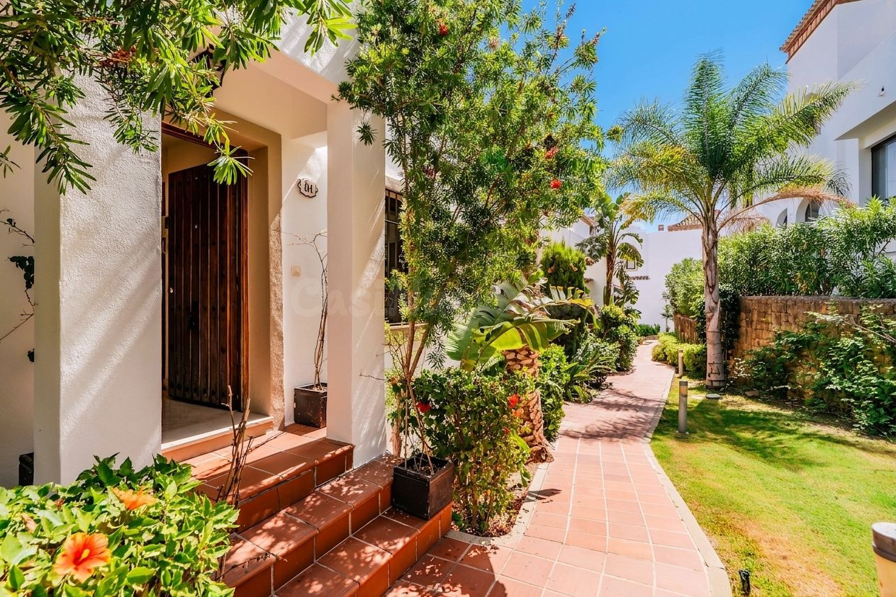Chalet adosado en Urb. Santa María, Estepona - foto 3