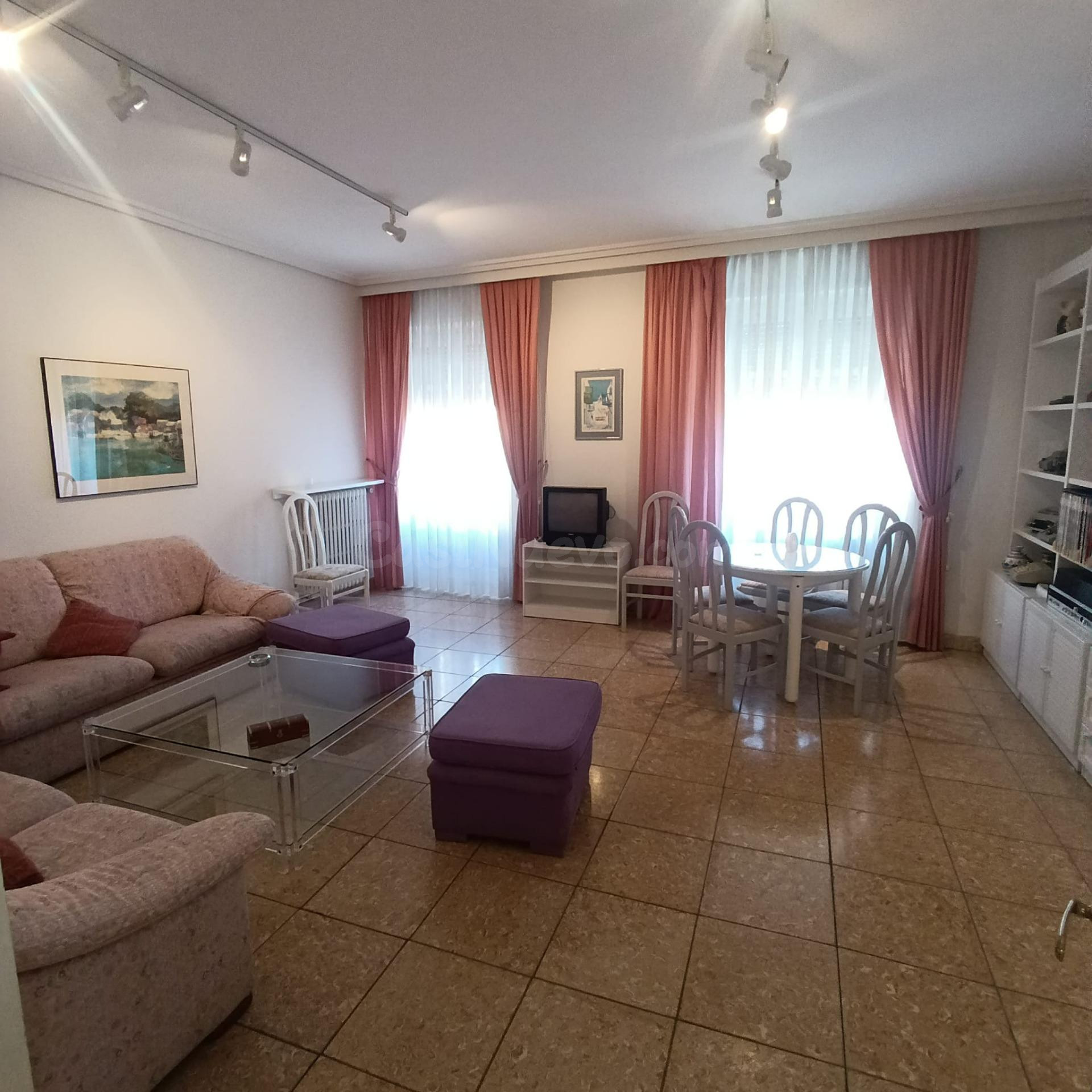 PRECIOSA CASA SITUADA EN PLENO CENTRO CON PATIO - foto 4