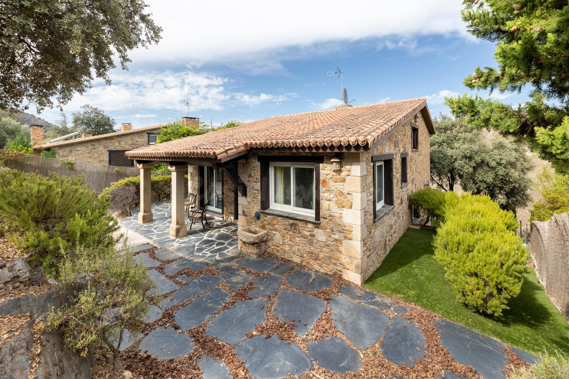 UNA CASA UNICA CON ENCANTO, ESPACIO Y VISTAS EN EL CORAZON D - foto 4