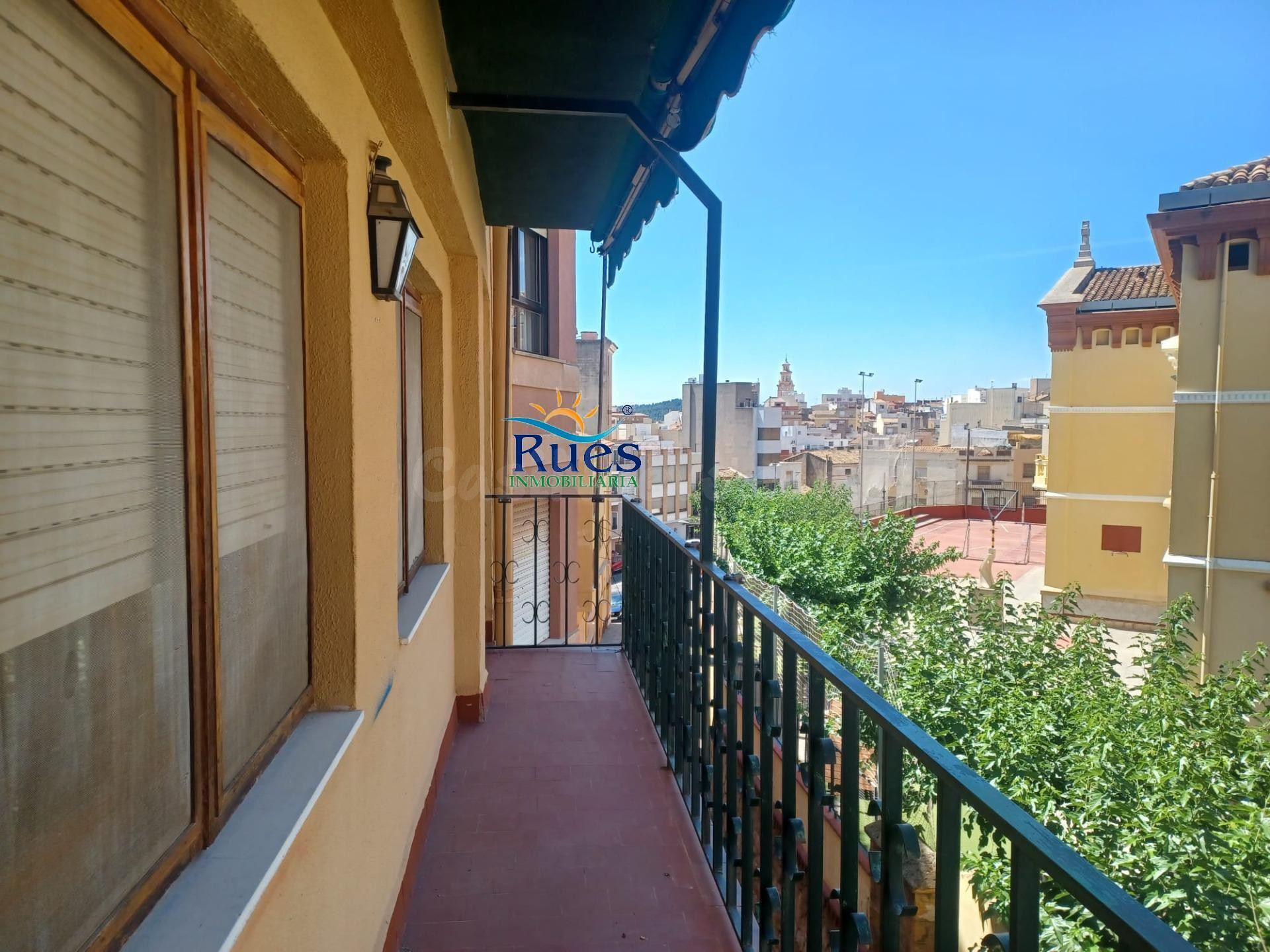 UNA VIVIENDA BIEN DISTRIBUIDA, BIEN CONSERVADA Y A BUEN PRECIO EN BUENA ZONA y EN ENTORNO RURAL MUY ATRACTIVO