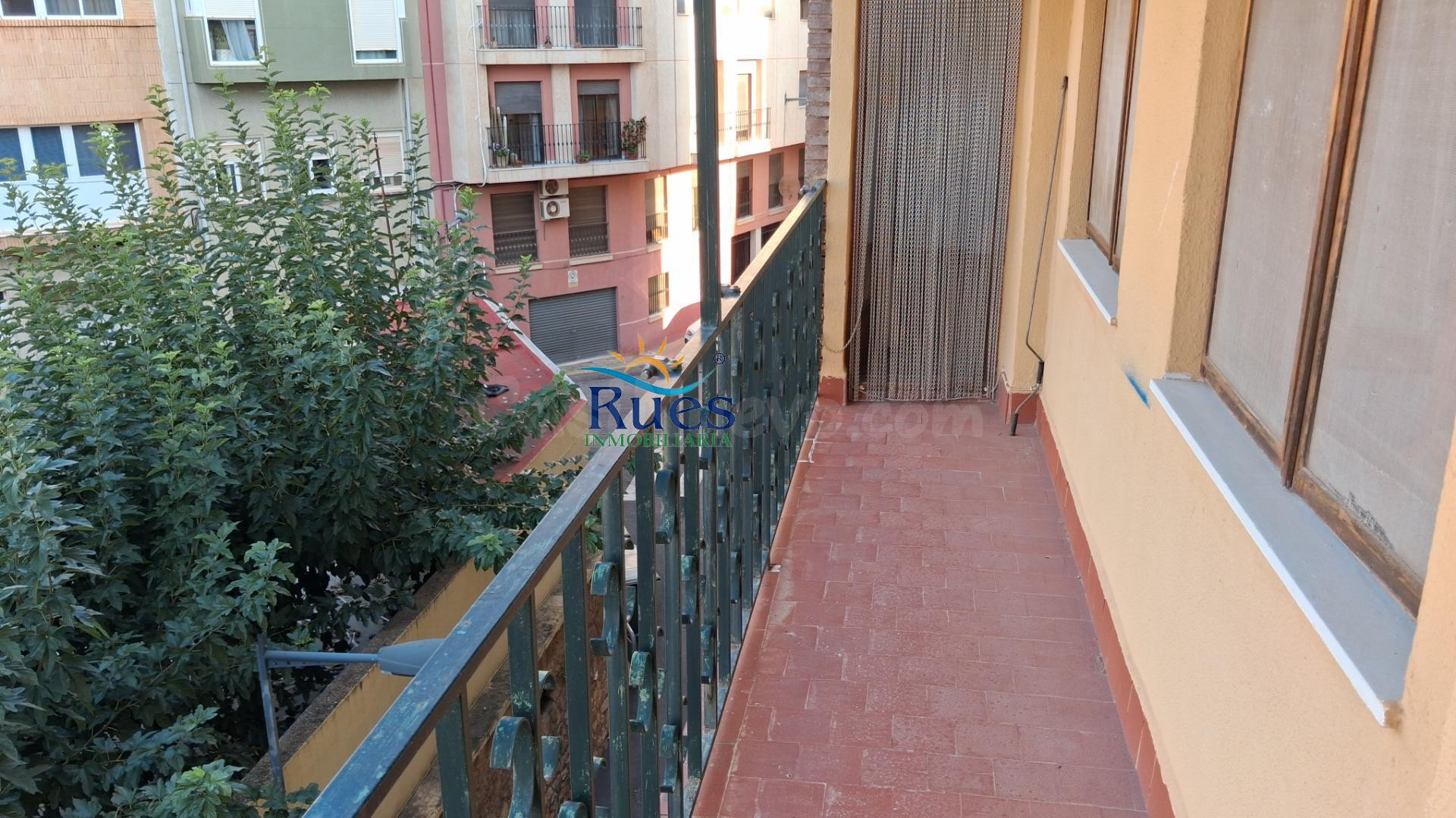 UNA VIVIENDA BIEN DISTRIBUIDA, BIEN CONSERVADA Y A BUEN PRECIO EN BUENA ZONA y EN ENTORNO RURAL MUY ATRACTIVO - foto 2