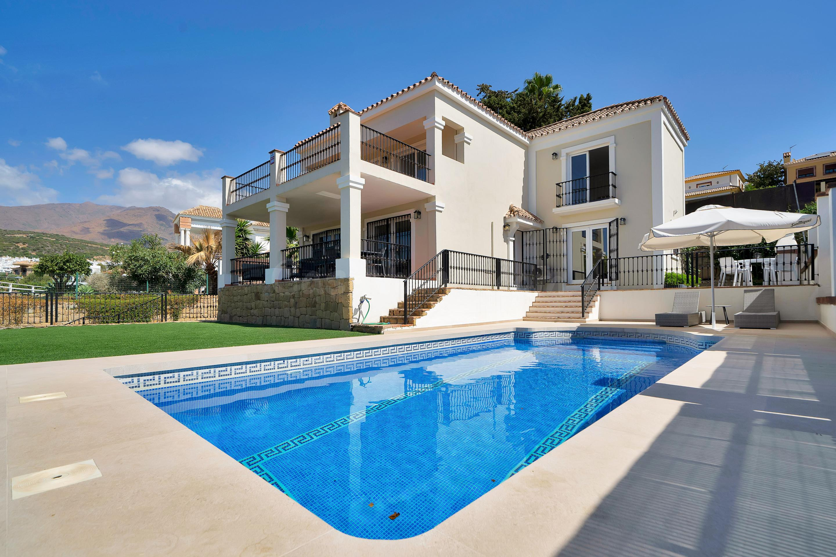 Elegant Private Villa with Pool in Valle Romano, Estepona